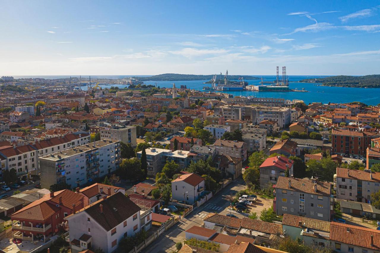 Small House Nea In City Center-With Free Parking Pula Exterior foto